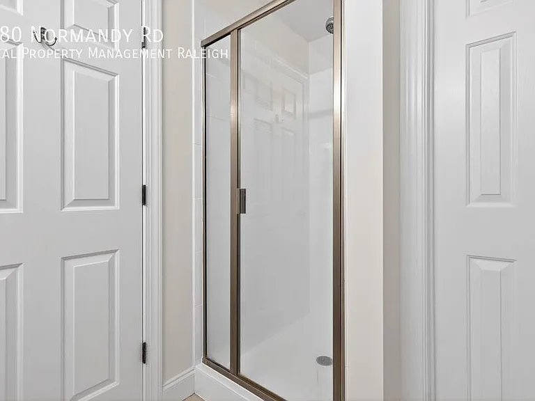 180 Normandy Rd — Photo 23