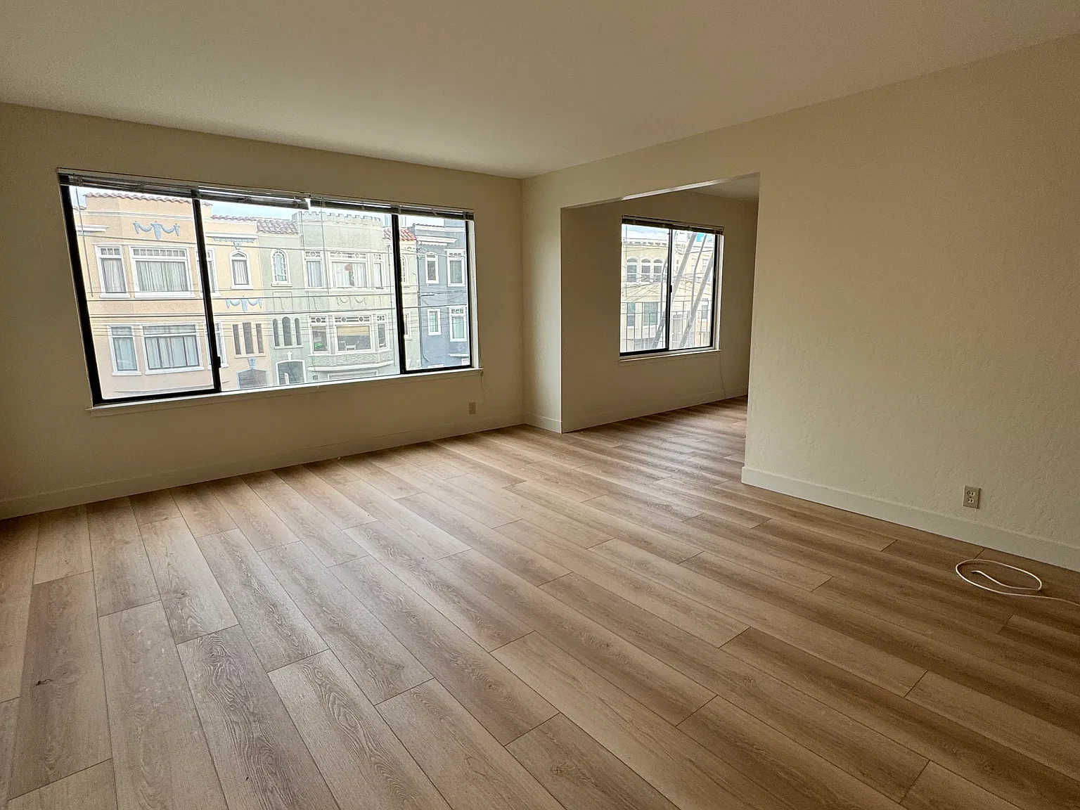 2 bed, 935 sqft, $5,495 — Photo 4