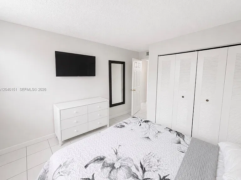 5771 SW 36th Ct #301 — Photo 8