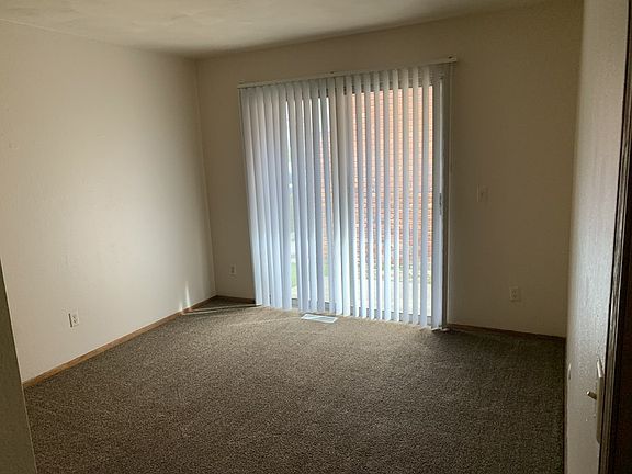 5th image of 909-909 W Boundary St