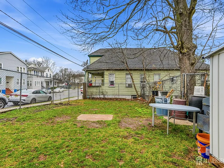 115 Remsen Ave — Photo 27