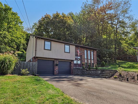 3rd image of 3959 Catherine Dr