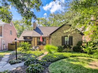 2420 Prospect Ave, Evanston, IL 60201