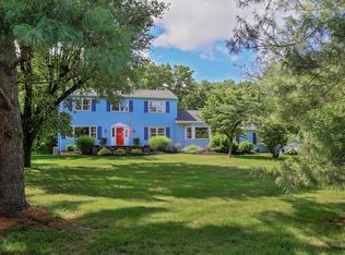 52 Lake View Dr, Skillman, NJ 08558