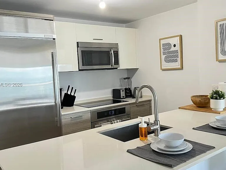 1300 Brickell Bay Dr #3400 — Photo 9