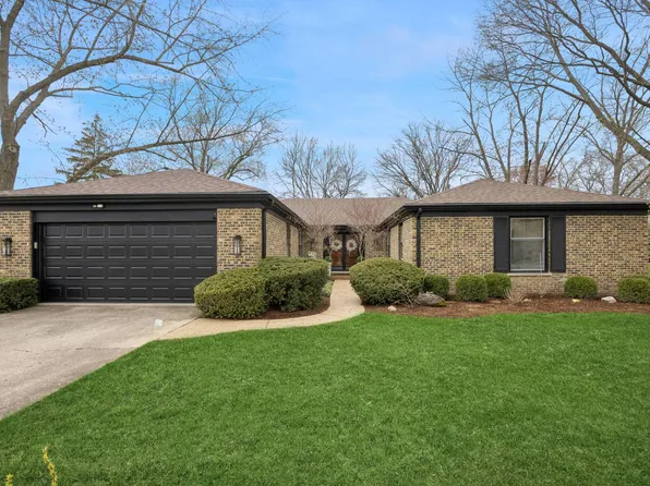 3856 Dauphine Ave, Northbrook, IL 60062