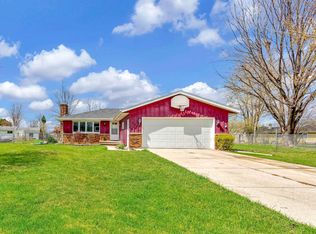 333 Cherrywood Ct, Neenah, WI 54956