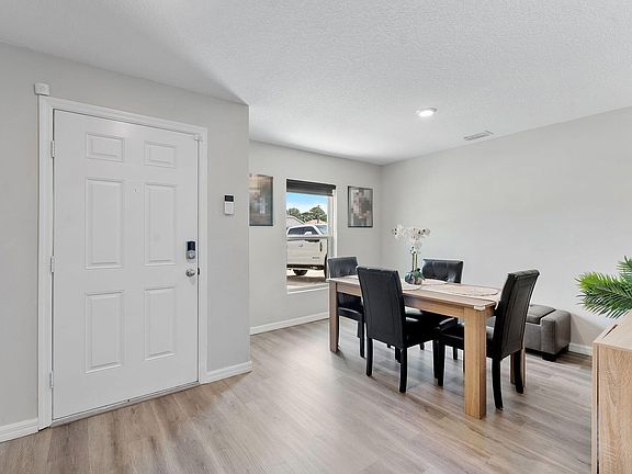 2nd image of 1556 SW Crater Avenue