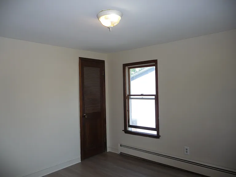 27 Oliver Ave — Photo 16