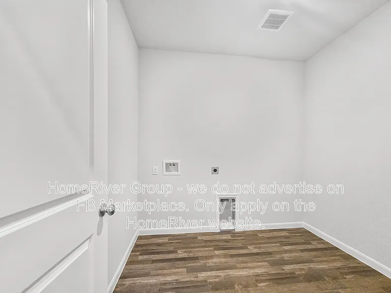 613 Jameson St — Photo 6