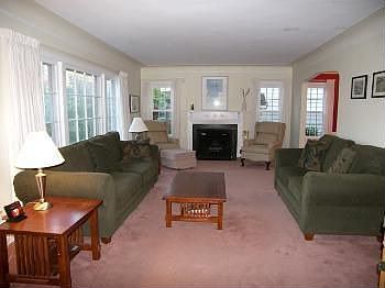 3rd image of 2379 Loyola Rd