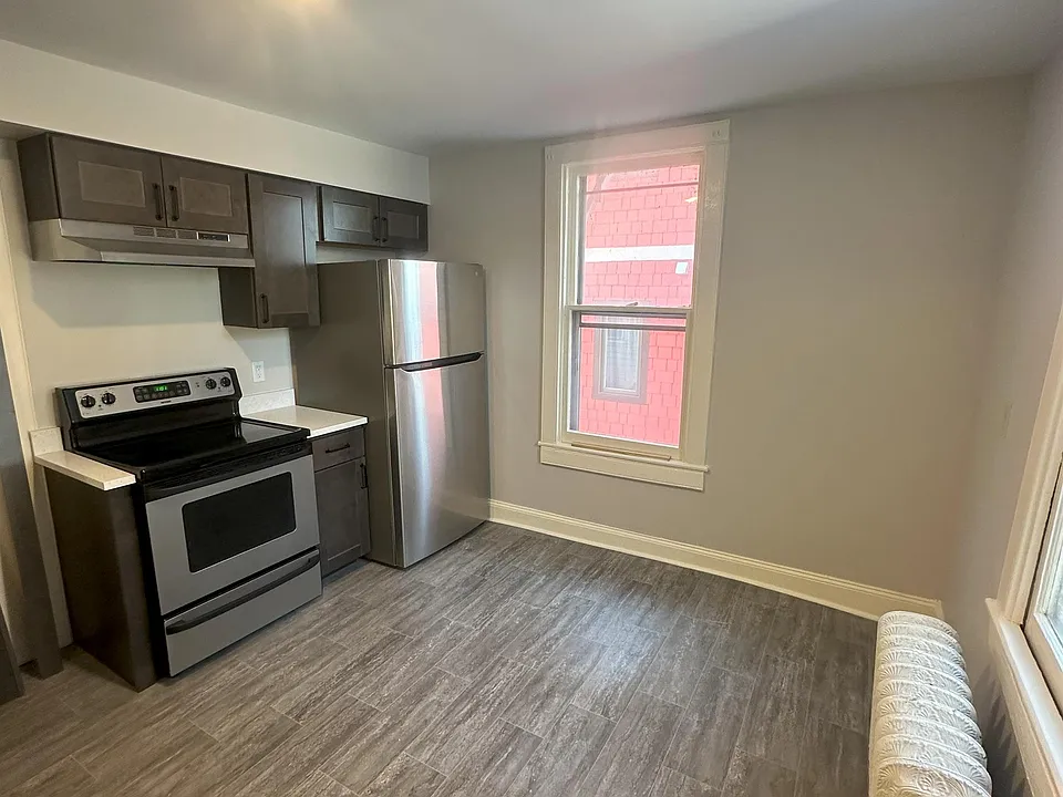 408 Stewart Ave #4