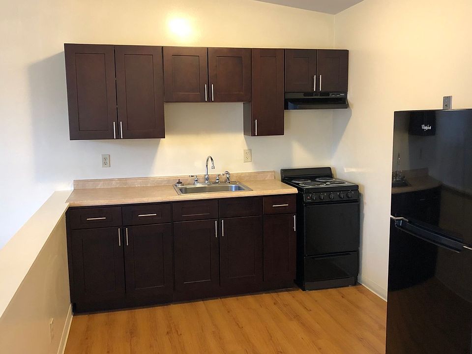 1st image of 3116 Court St APT 5