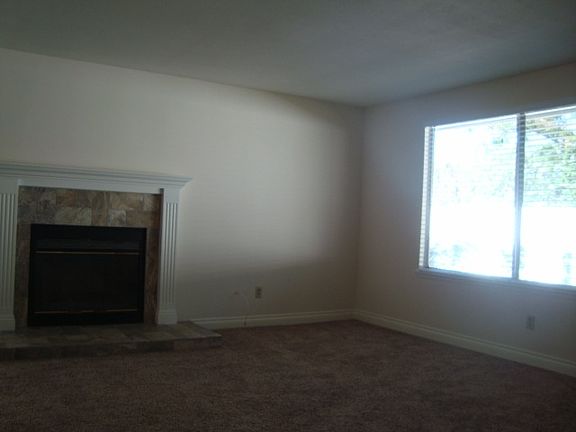 2nd image of 24215 La Glorita Cir