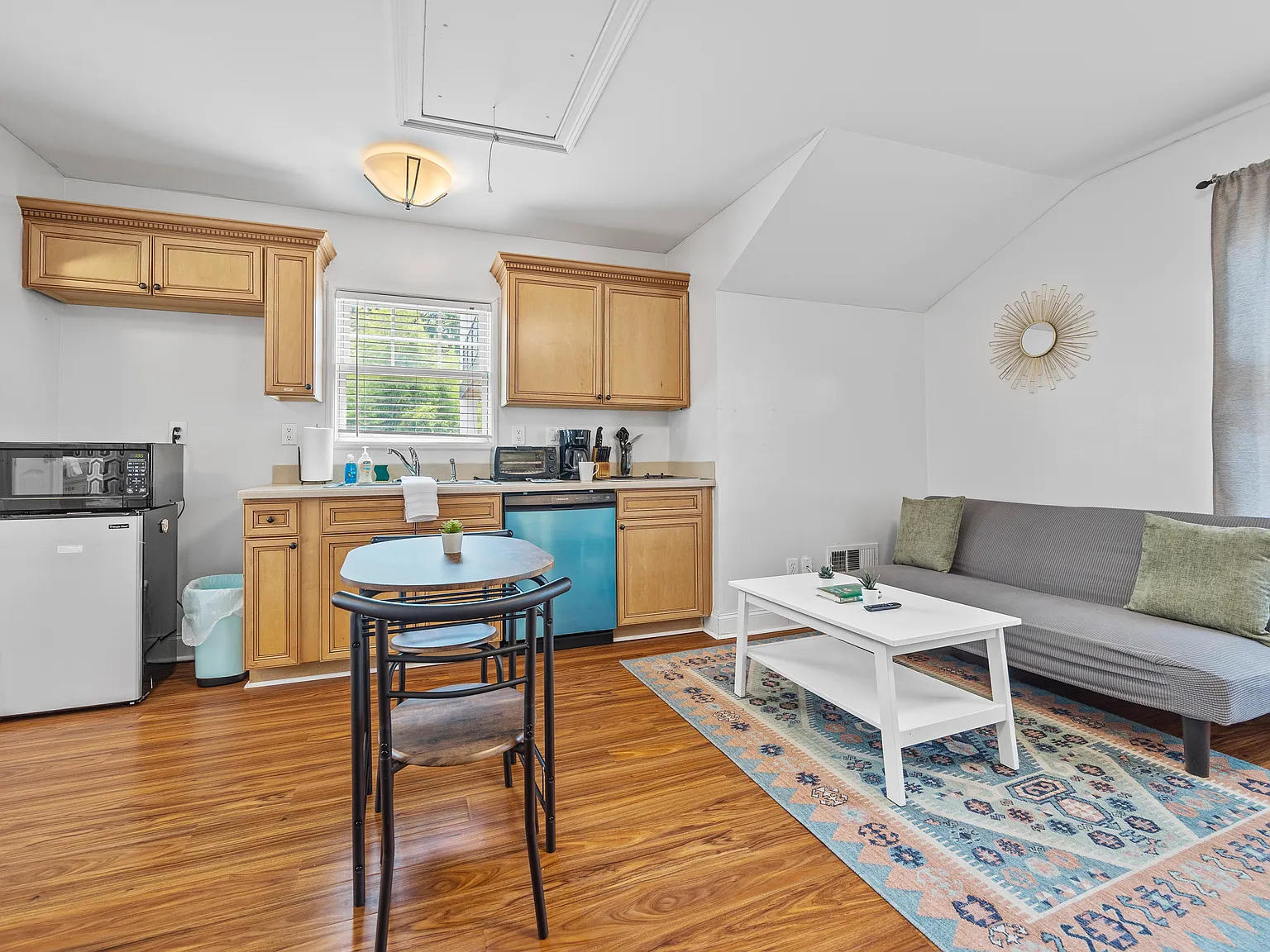 Studio, 400 sqft, $2,000 — Photo 1