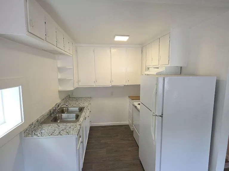 13451 Lakeshore Dr — Photo 20