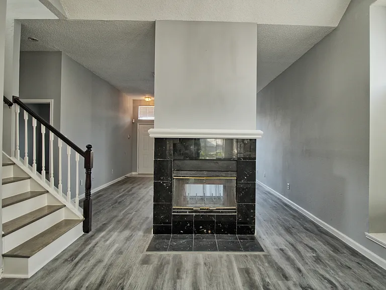 6418 Wildhaven Dr — Photo 7