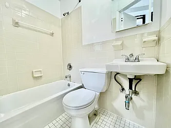 Rented by HOLTON REAL ESTATE INC.