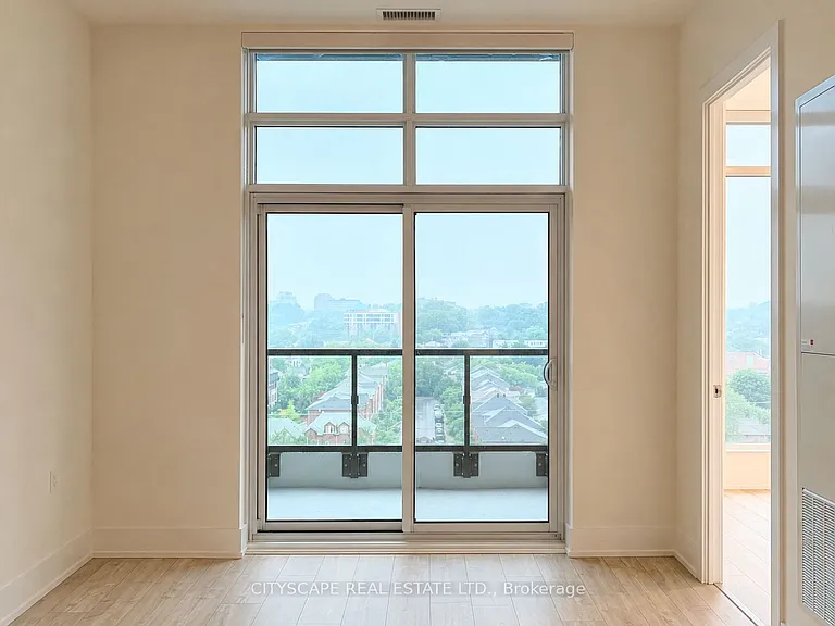 858 Dupont St #Penthouse 17 — Photo 4