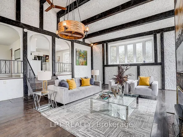 194 S Channel Dr, Georgina, ON L4P 2N3