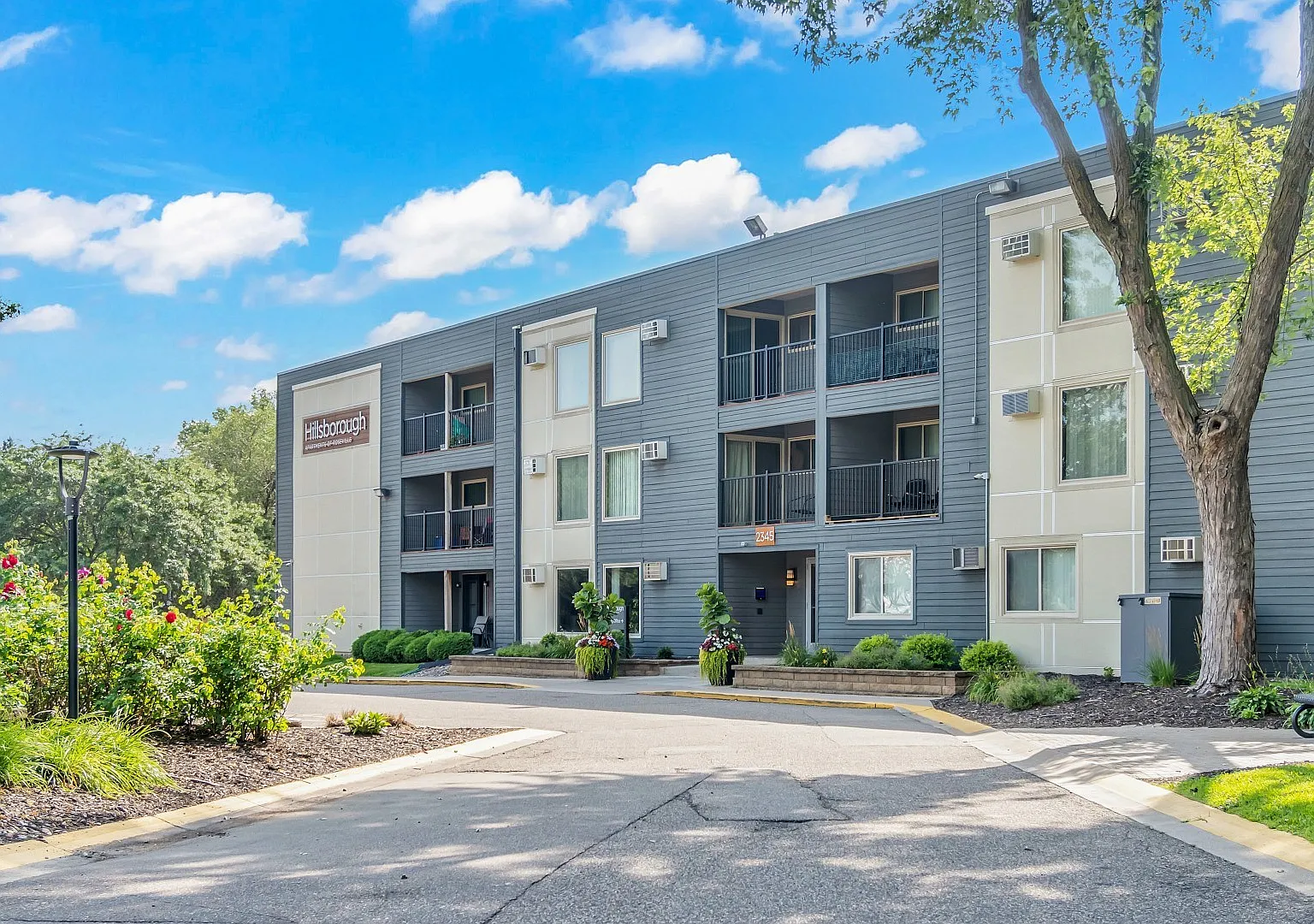 Hillsborough Apartments — Photo 2