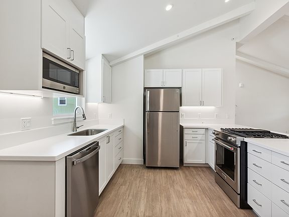 4th image of 601 Lexington Ave #11091124