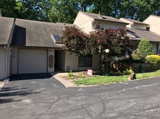 727 E 122nd Pl, Kansas City, MO 64146