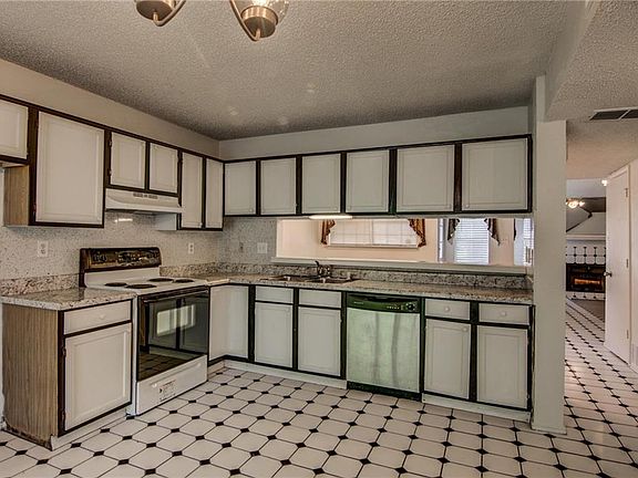 5th image of 7513 Creekfall Dr