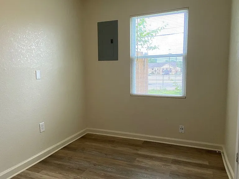 3434 SW Brendan Ave — Photo 5