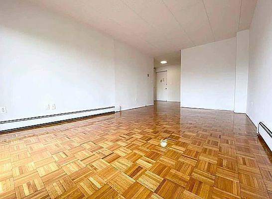 4th image of 58-48 193rd St #1C