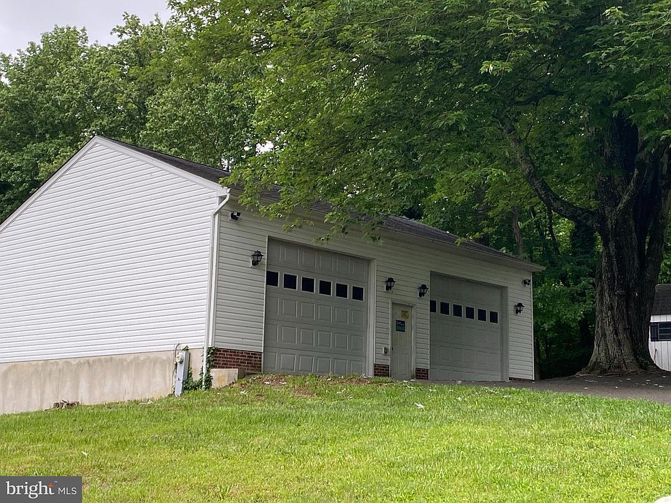 2nd image of 3112 Highview Rd