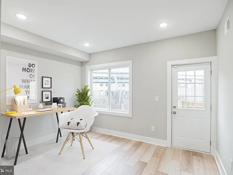2216 Emerald St #1 — Photo 4