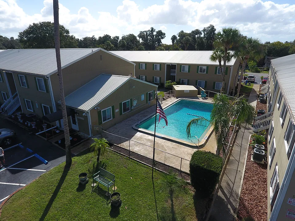 Lyn Garden Apartments
