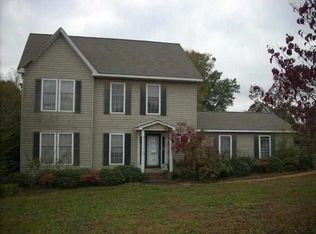 108 Berrys Pond Dr, Duncan, SC 29334