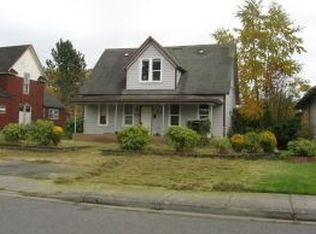 884 Harrison Ave, Blaine, WA 98230