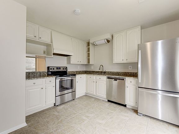 4th image of 2885 Madeira Ct