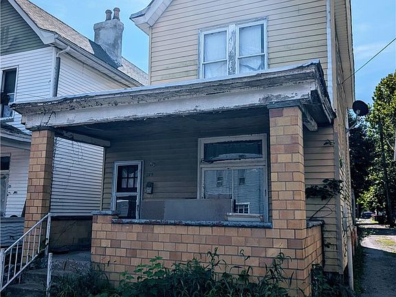 2nd image of 215 16th St