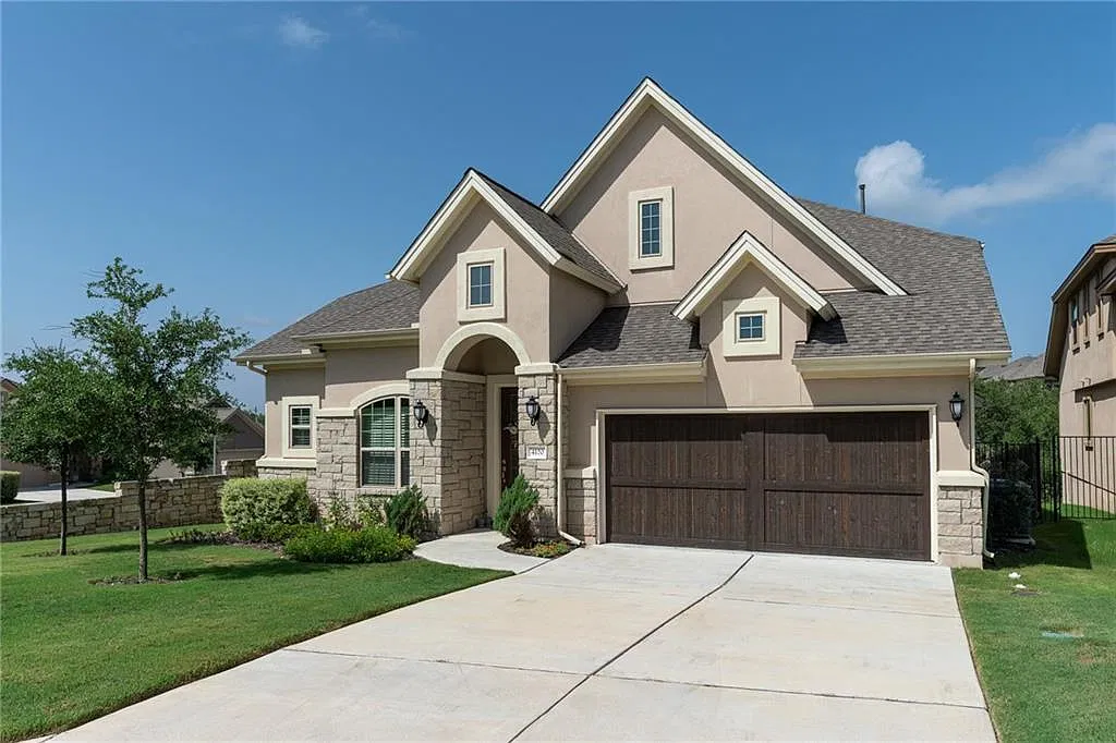 4 bed, 2.0 bath, 2331 sqft, $3,200 — Photo 1