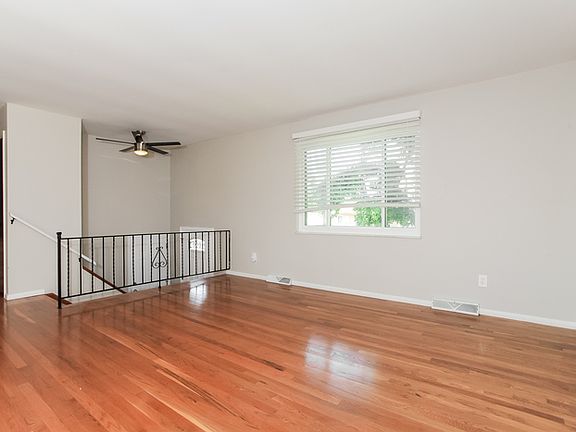 4th image of 291 Merravay Dr