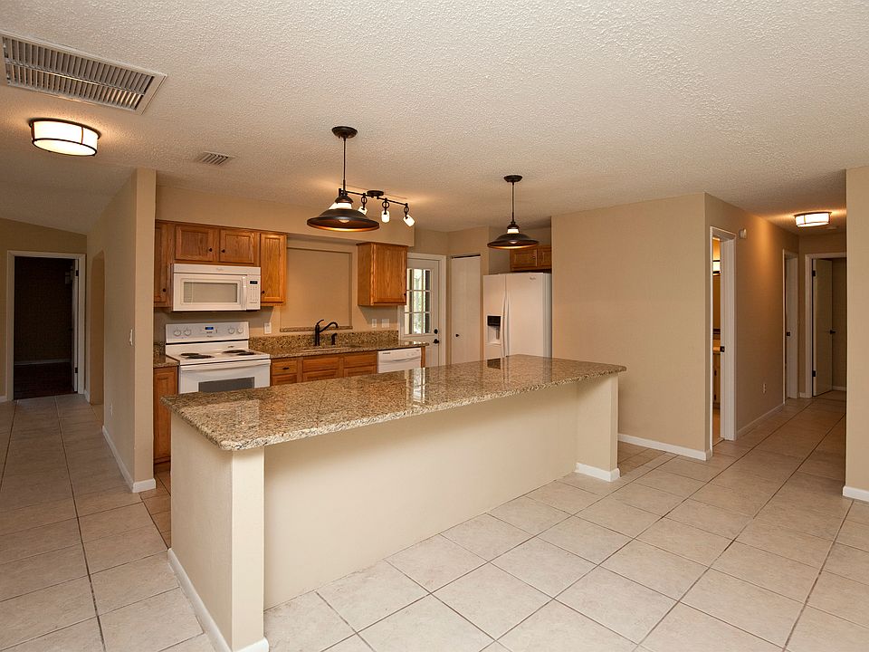 1st image of 19 Pinelark Ln