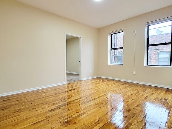4th image of 2694 Kennedy Blvd #57