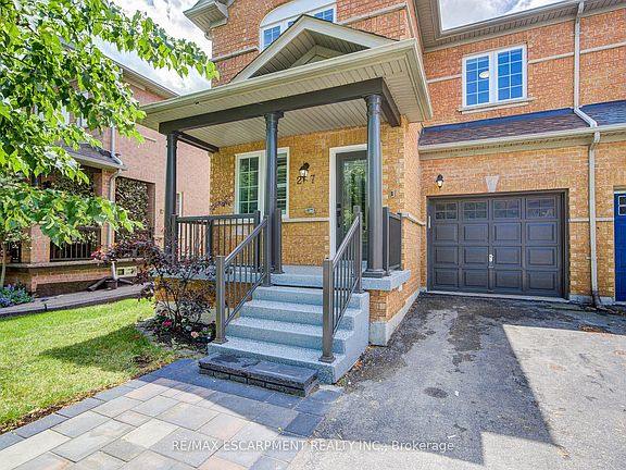 3rd image of 267 Fitzgerald Cres