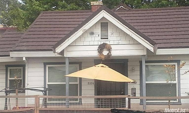 1st image of 2374 Oakmont St