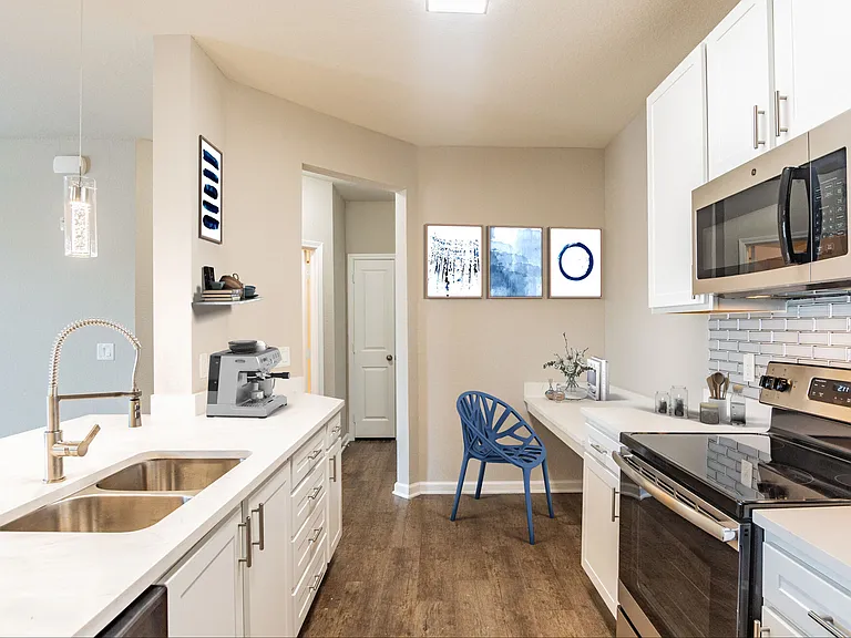 Art Avenue Apartments — Photo 15