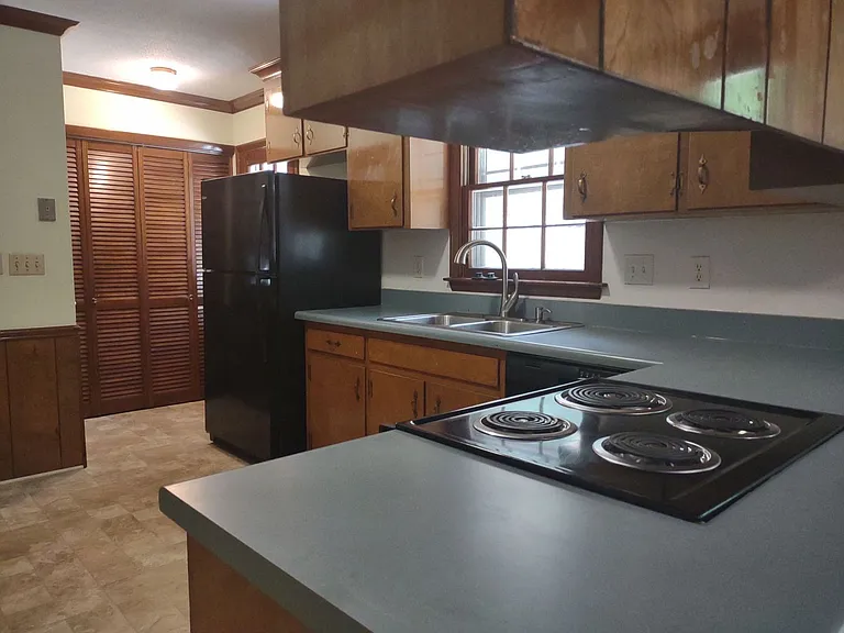732 N Harrison Ave — Photo 6