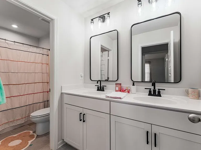 807 Cawthorn Ln — Photo 21