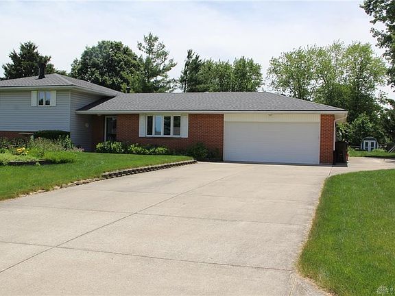 2nd image of 290 Essex Dr