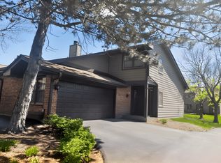 115 White Birch Ln, Westmont, IL