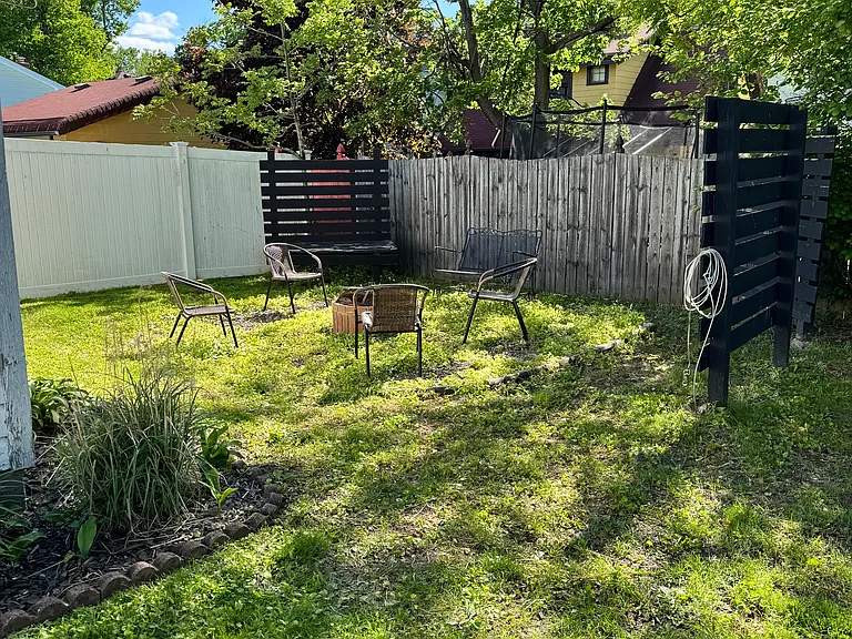 Burwell Ave — Photo 15