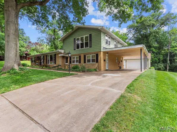 19 Kingsbury Dr, Swansea, IL 62226